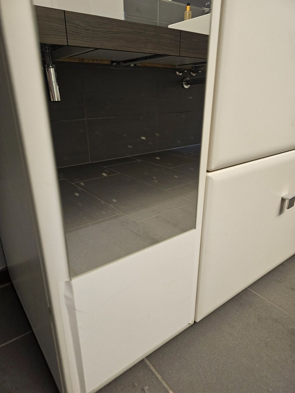 Armadietti a specchio: Badezimmerschrank mit Spiegel – Usato da Pfäffikon ZH venduto da kis_pjh7 2