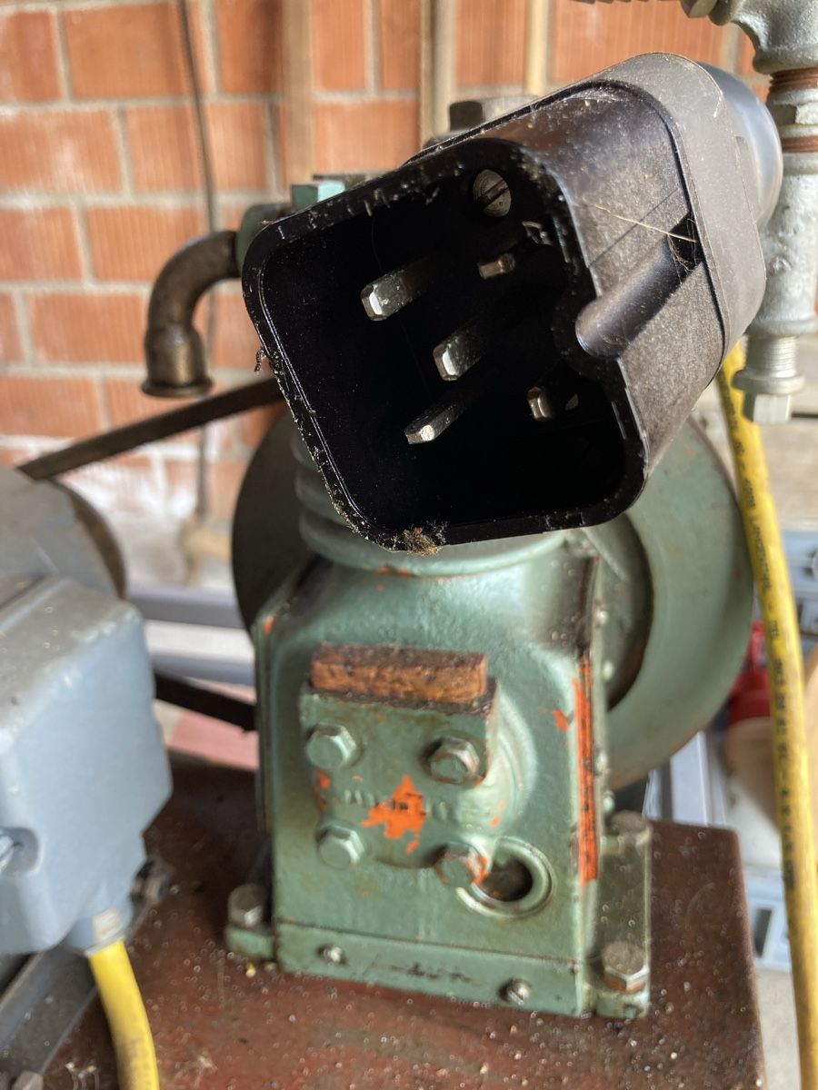 Kompressoren: Kompressor DeVilbiss Typ E mit Meidinger Motor – Gebraucht aus Aarwangen von to-hirschi 5