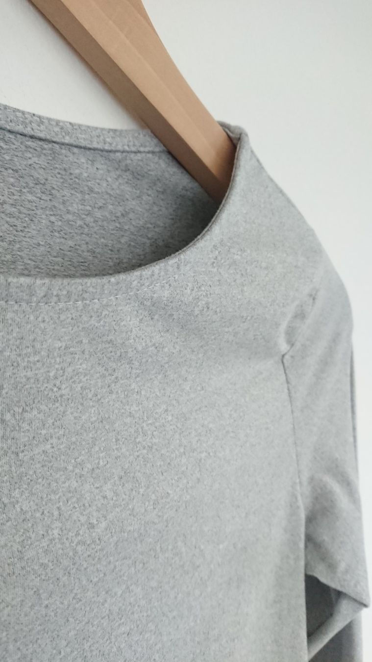 Pullover & Sweatshirts: Damen Crop Langarmshirt Gr. S Grau – Gebraucht aus Hallau von CHACLA 2
