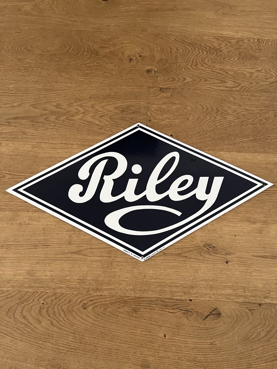Ecriteaux: Riley Schild – D'occasion à Altdorf UR par Seller660