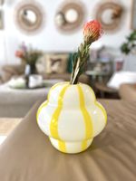 Trendige moderne Vase mit gelben Streifen, Retro Stil!