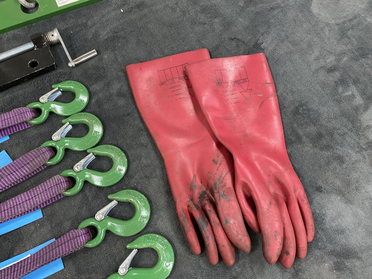 Tous les outils: Akkupaket-Hebevorrichtung – D'occasion à Hägglingen par Karin0802 3