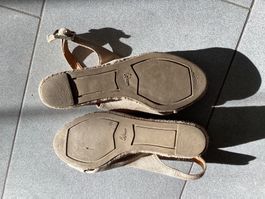 Sandales compensées d'été beiges, taille 38, parfait état!
