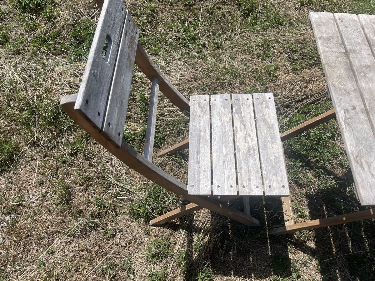 Tischset: Gartentisch mit 2 Stühlen Holz Klappbar gebraucht – Gebraucht aus Wängi von Bmo 3