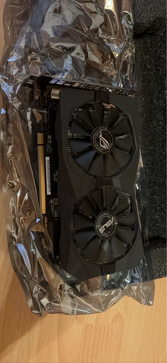 Asus Cartes graphiques: ASUS ROG Strix Radeon RX 560 O4G Gaming – D'occasion à Ponthaux par mab_y75k
