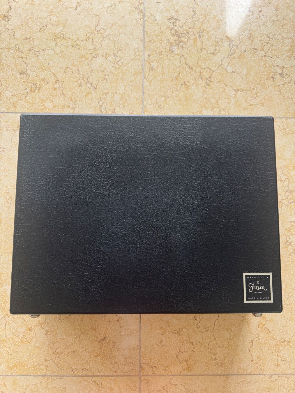 Jezler Sonstige Dekorationen & Accessoires: Silberbesteckbox – Gebraucht aus Herrliberg von Hamptonlane