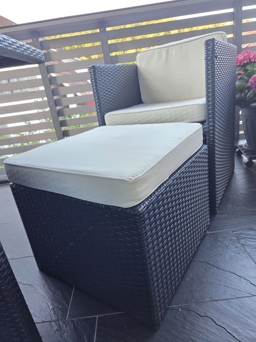 Set di tavolo e panche: Rattan Sitzgruppe Lounge – Usato da Au ZH venduto da Arny91 3