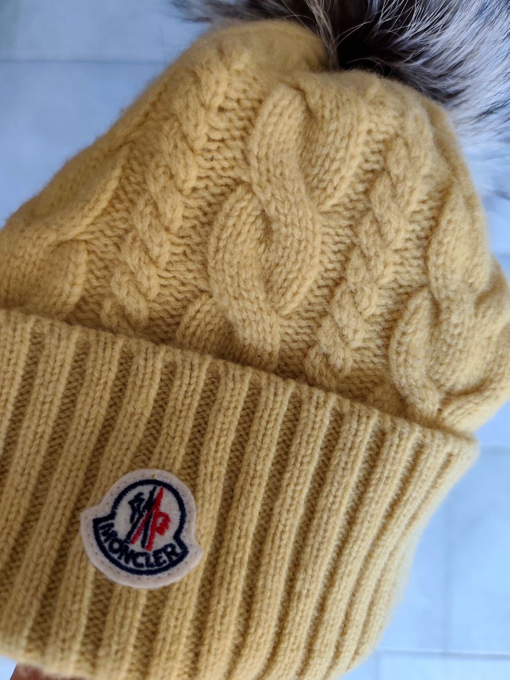 Moncler Copricapi, berretti & cappellini: Moncler Bonnet – Nuovo (secondo la descrizione) da Martigny venduto da Seuph-g23 1