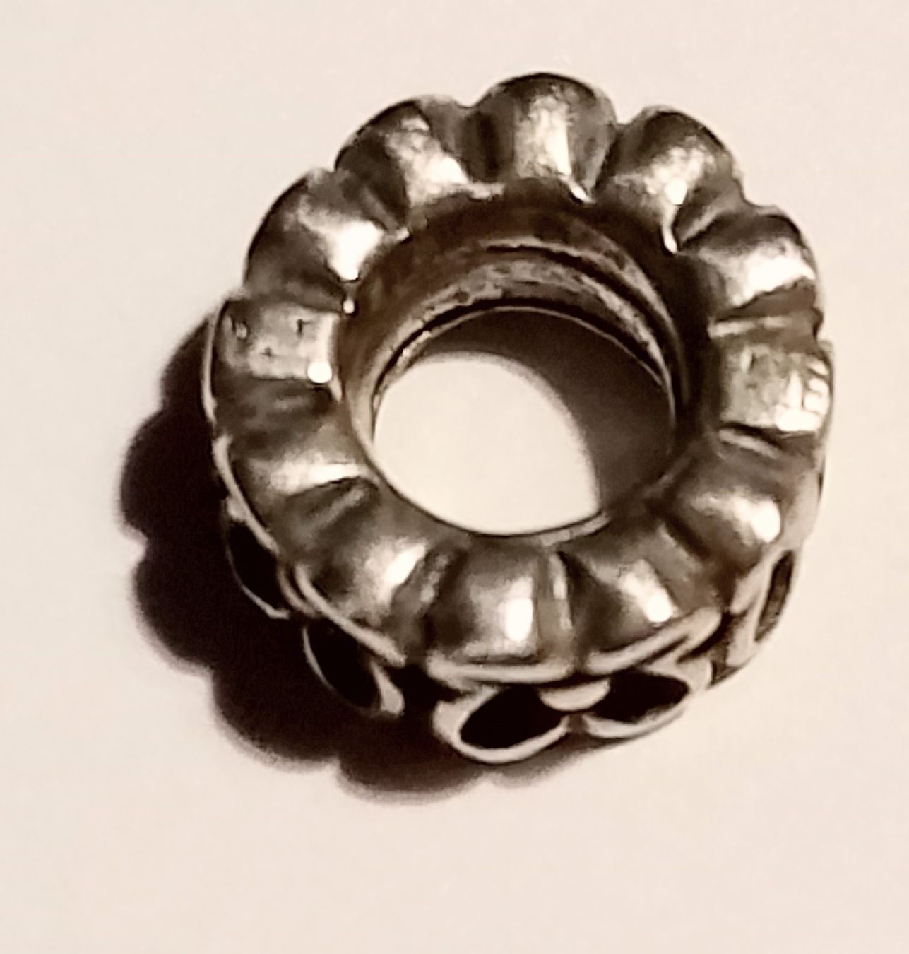 Pandora Anhänger: Pandora Spacer Charm Blumen  – Gebraucht aus Therwil von col_m6rx 2