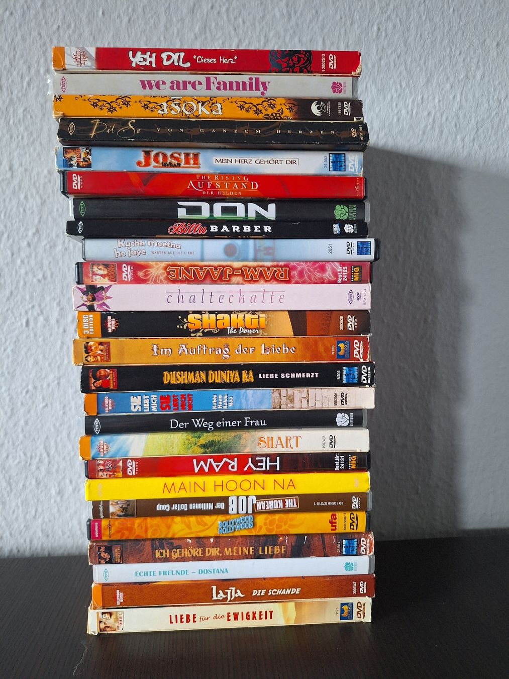 Alle DVDs: 25 Bollywood DvD's – Gebraucht aus Basel von  2