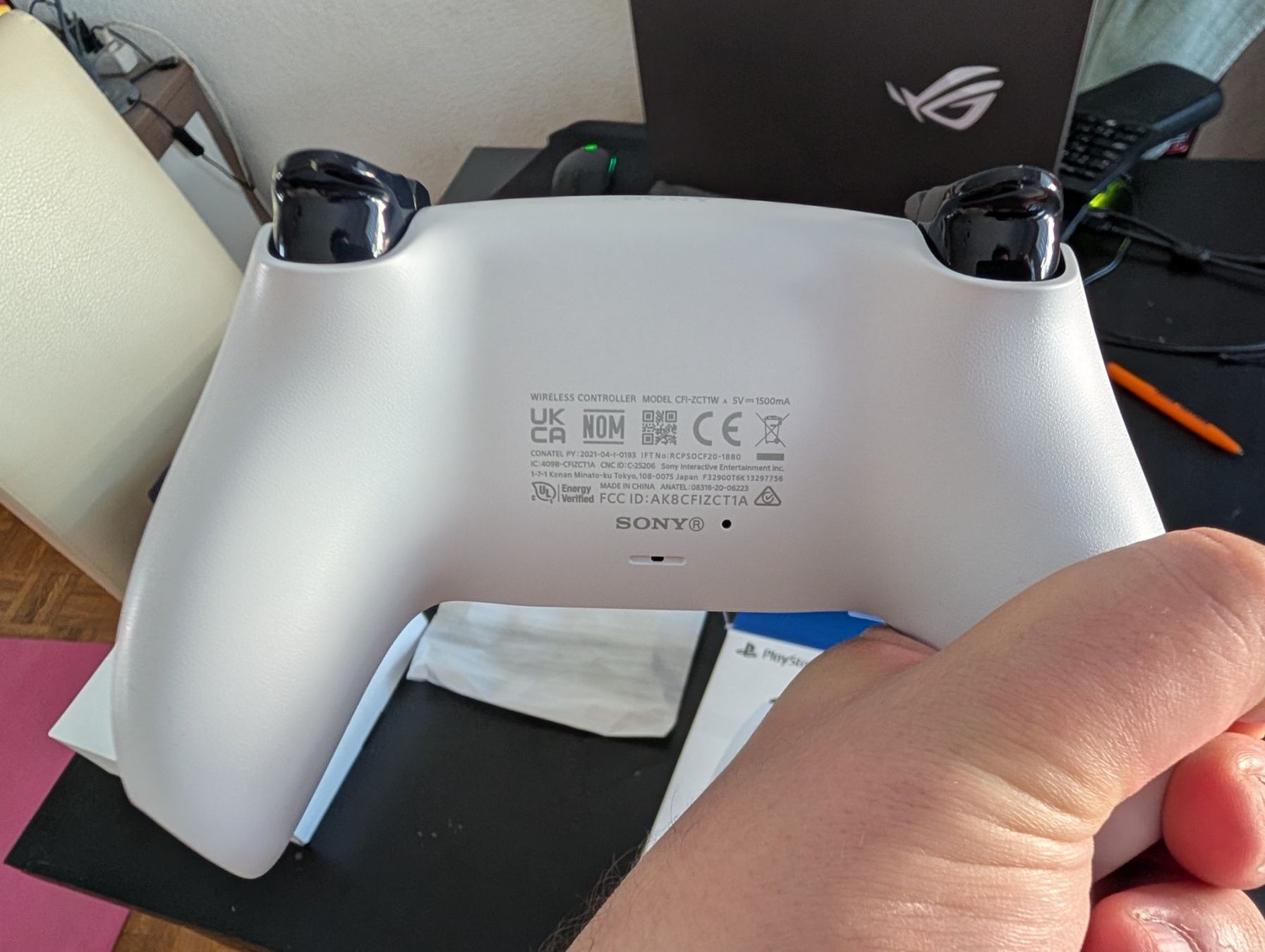 Sony Giochi: Manette Dualsense PS5 V3 – Nuovo e nell'imballaggio originale da Martigny venduto da johhnycash 1