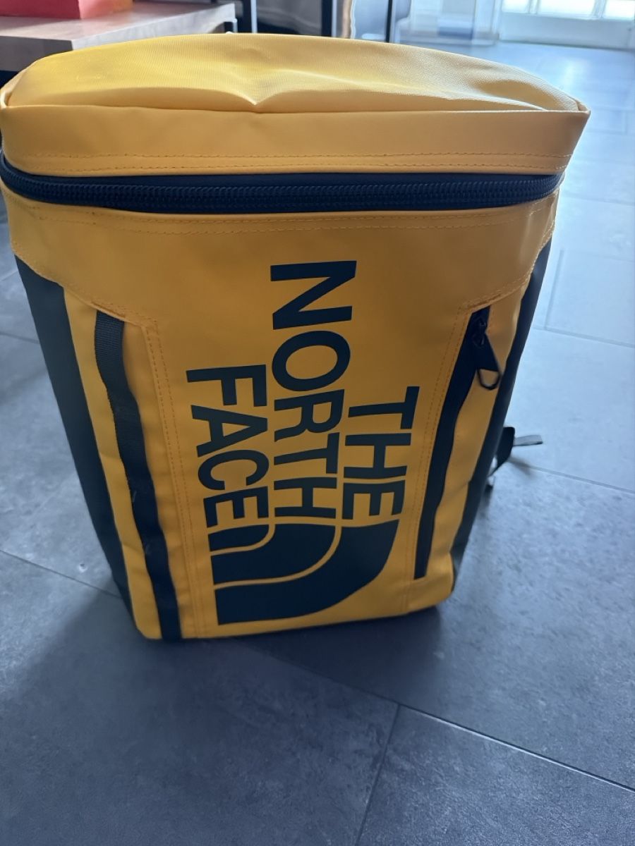 Sacs à dos: North Face Rucksack gelb – Neuf (Voir description) à Erlach par loepia 1