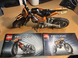 LEGO Technic Motorrad 42007 mit Anleitungen