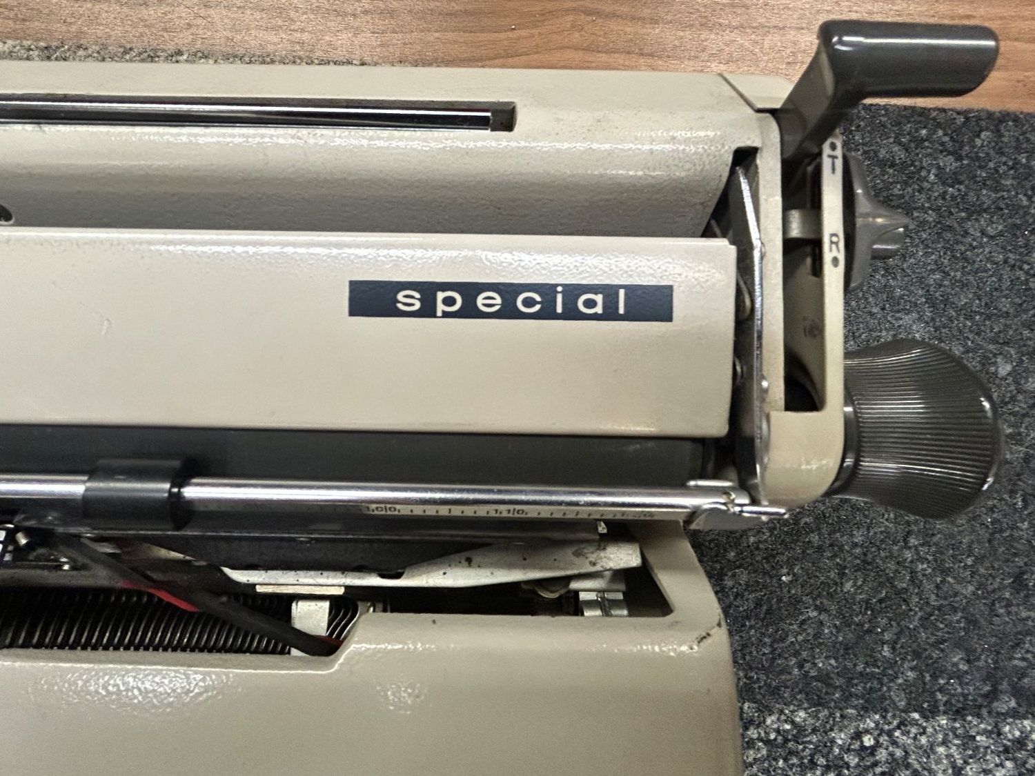 Triumph Schreibmaschinen: Schreibmaschine Triumph Spezial – Gebraucht aus Malters von DPHandel 4