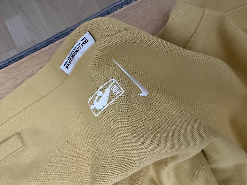 Lakers Canottiere & Pantaloni: Nike Lakers Trainingsset gelb – Usato da Schaffhausen venduto da Goni17