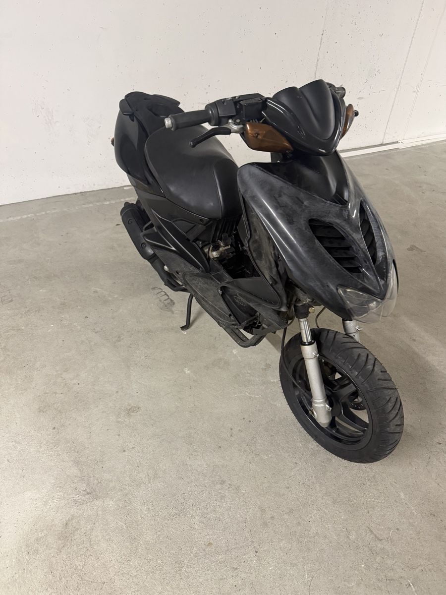 Yamaha Scooters: Roller Yamaha YQ50 – Défectueux à Wetzikon ZH par KIEE 1