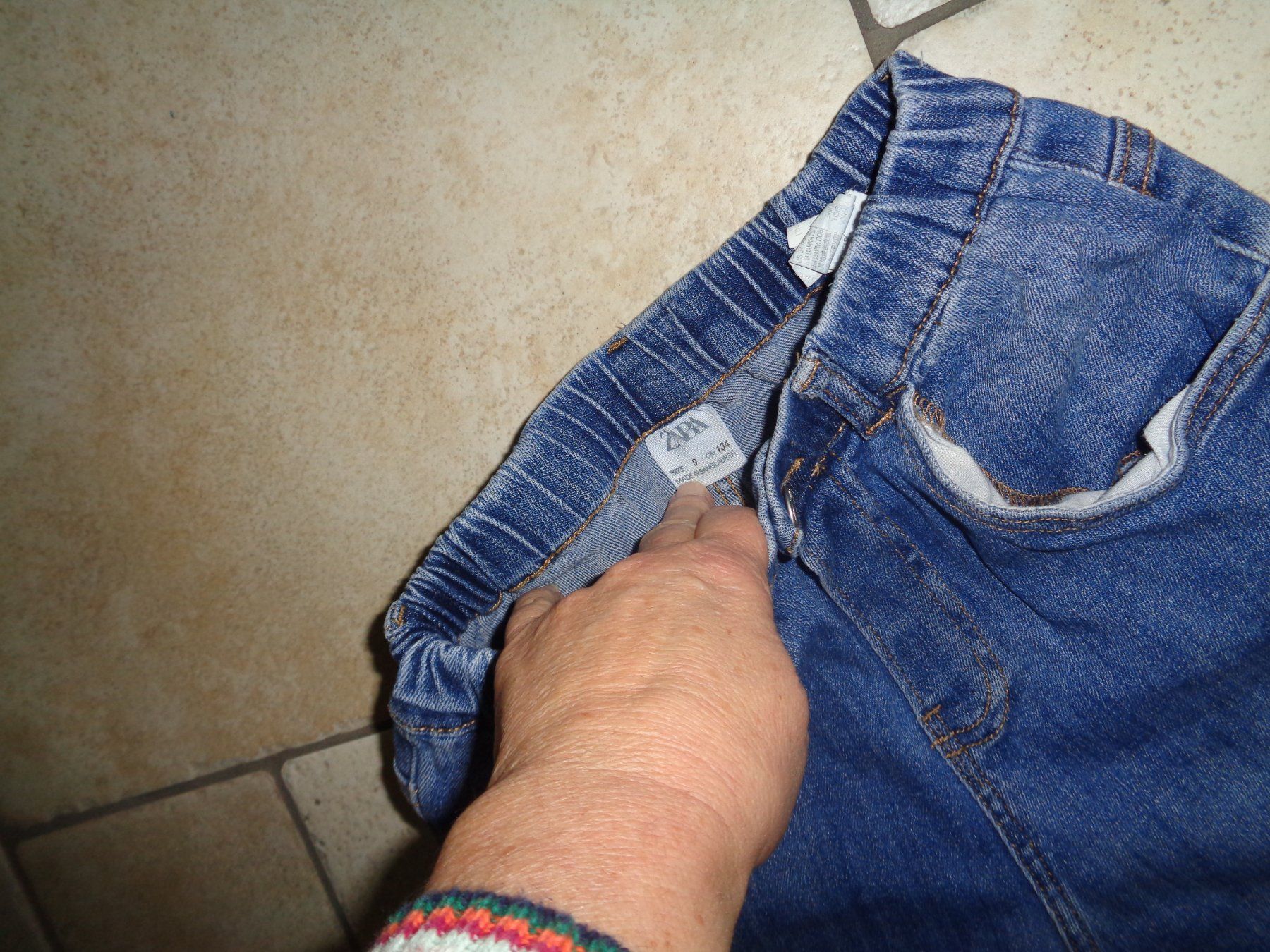 Zara Pantaloni: Hose  Zara  Grösse 134 – Usato da Kreuzlingen venduto da Robi-2003 2