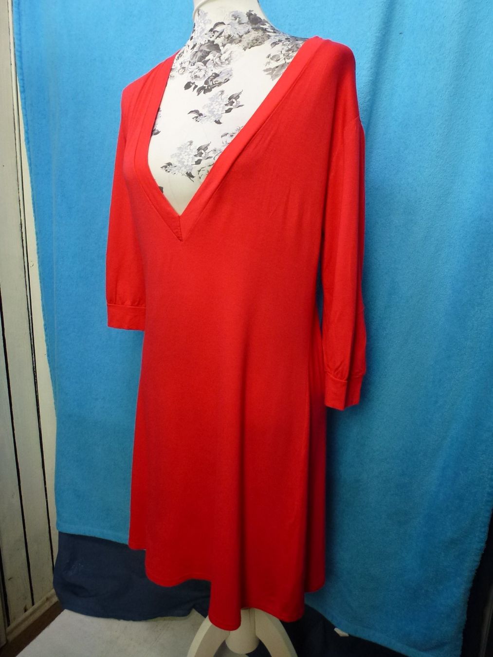 Vestiti: JERSEY KLEID MIT ODER OHNE GÜRTEL GR M LEUCHTENDES ROT NEU – Nuovo (secondo la descrizione) da Kreuzlingen venduto da ang_7k8d 2