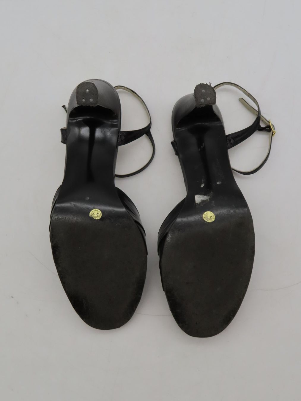 Bally Damenschuhe: Bally Damen Sandaletten Leder Gr. 37 – Gebraucht aus Reinach BL von WBZ-Flohmarkt 7