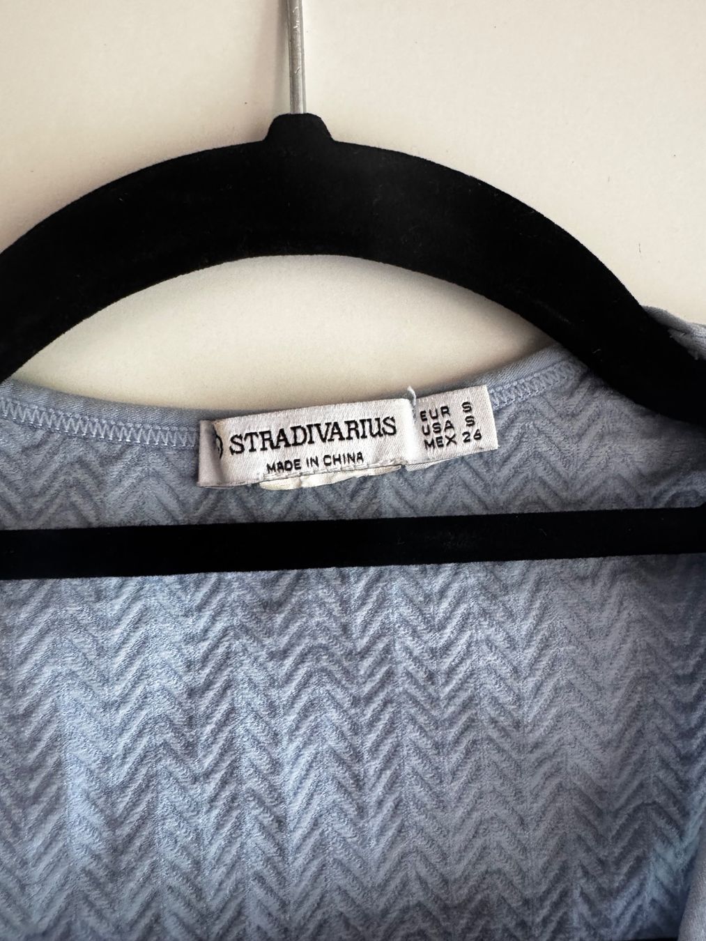 Bershka Top: Top bleu Bershka – Usato da Orges venduto da Lapin 2