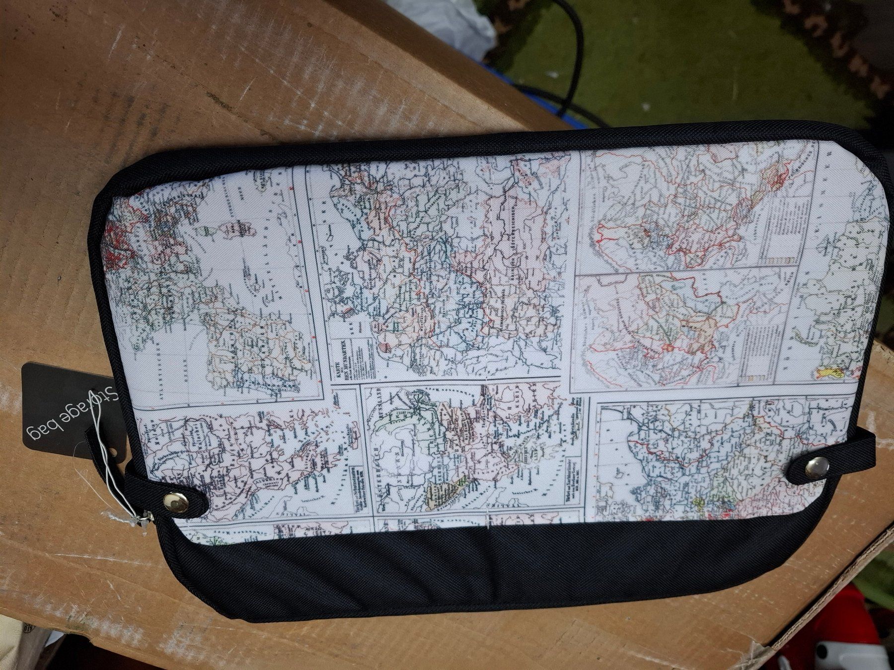 Taschen: Neue Notebook Tasche mit Weltkarten Motiv – Neu (gemäss Beschreibung) aus Schönholzerswilen von clyde123