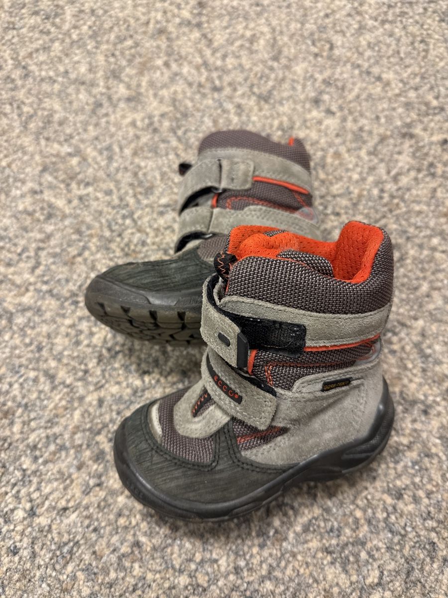 Ecco Scarpe per ragazzi: Ecco Winterstiefel Gr. 24 – Usato da Rickenbach Sulz venduto da Aurelina