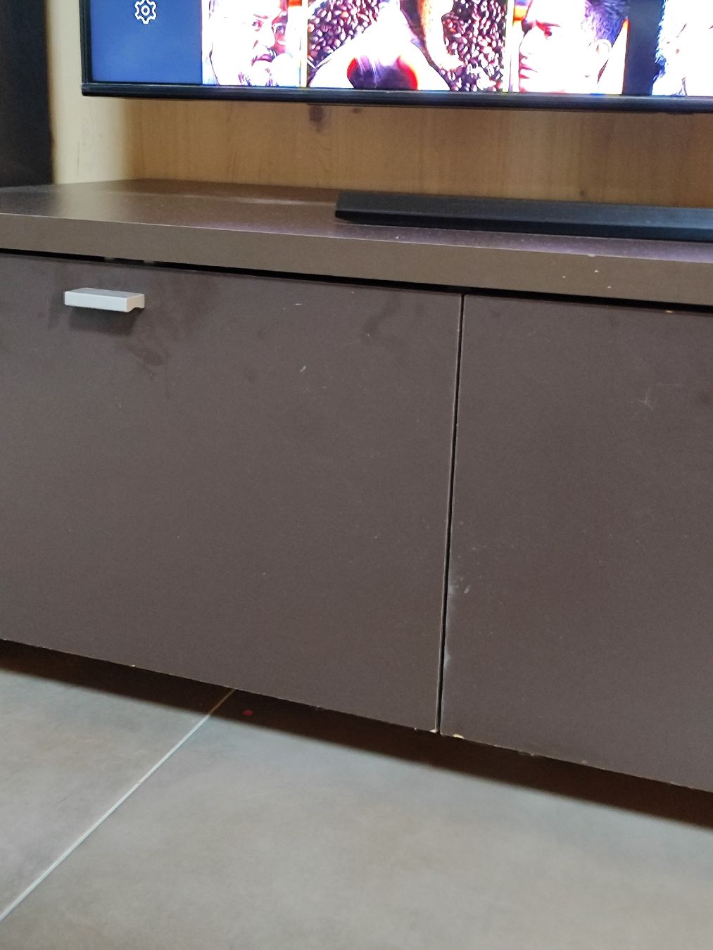 TV Möbel: TV- Kommode- dunkel Brown – Gebraucht aus Knonau von priteshpurohit 1