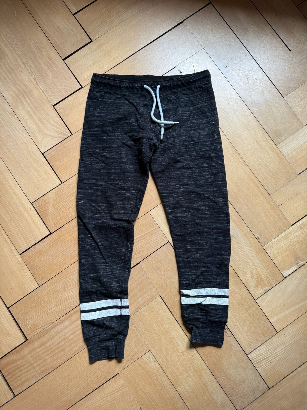 Pantaloni: LIQUID ENERGY - Trainerhose schwarz meliert M – Usato da Zürich venduto da Diazaio