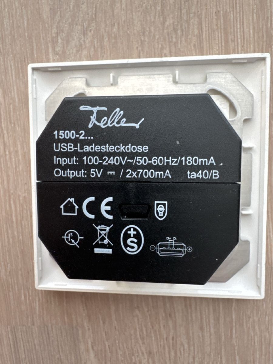 Feller Spine: USB Ladesteckdose von Feller – Usato da Birmensdorf ZH venduto da Orion999 1