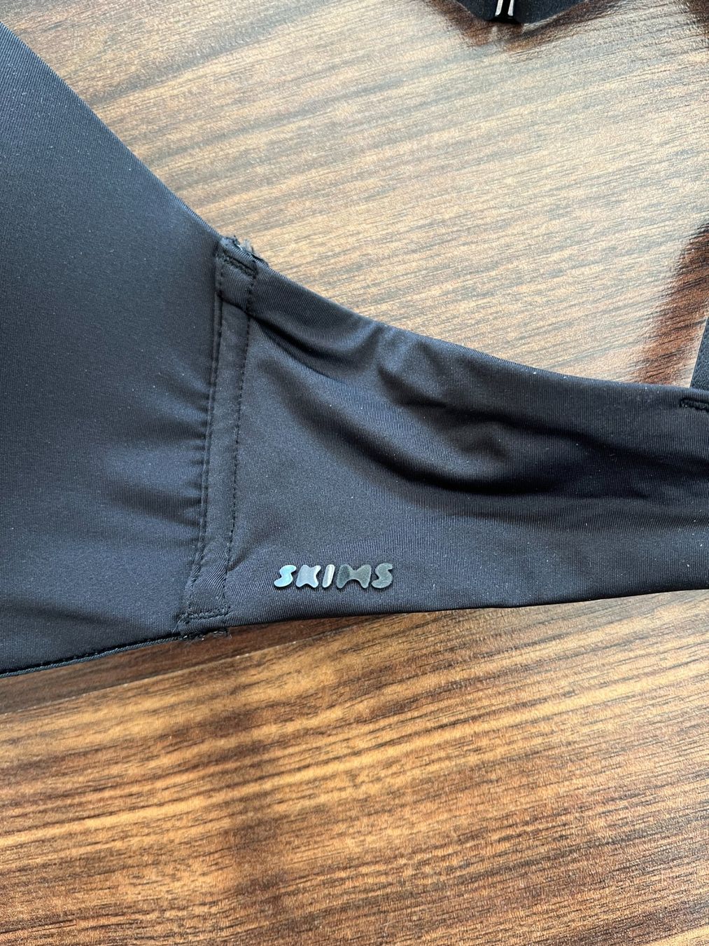 Skims Autres dessous: schwarzer SKIMS BH, Size 36C – D'occasion à Muri b. Bern par michellew23 1