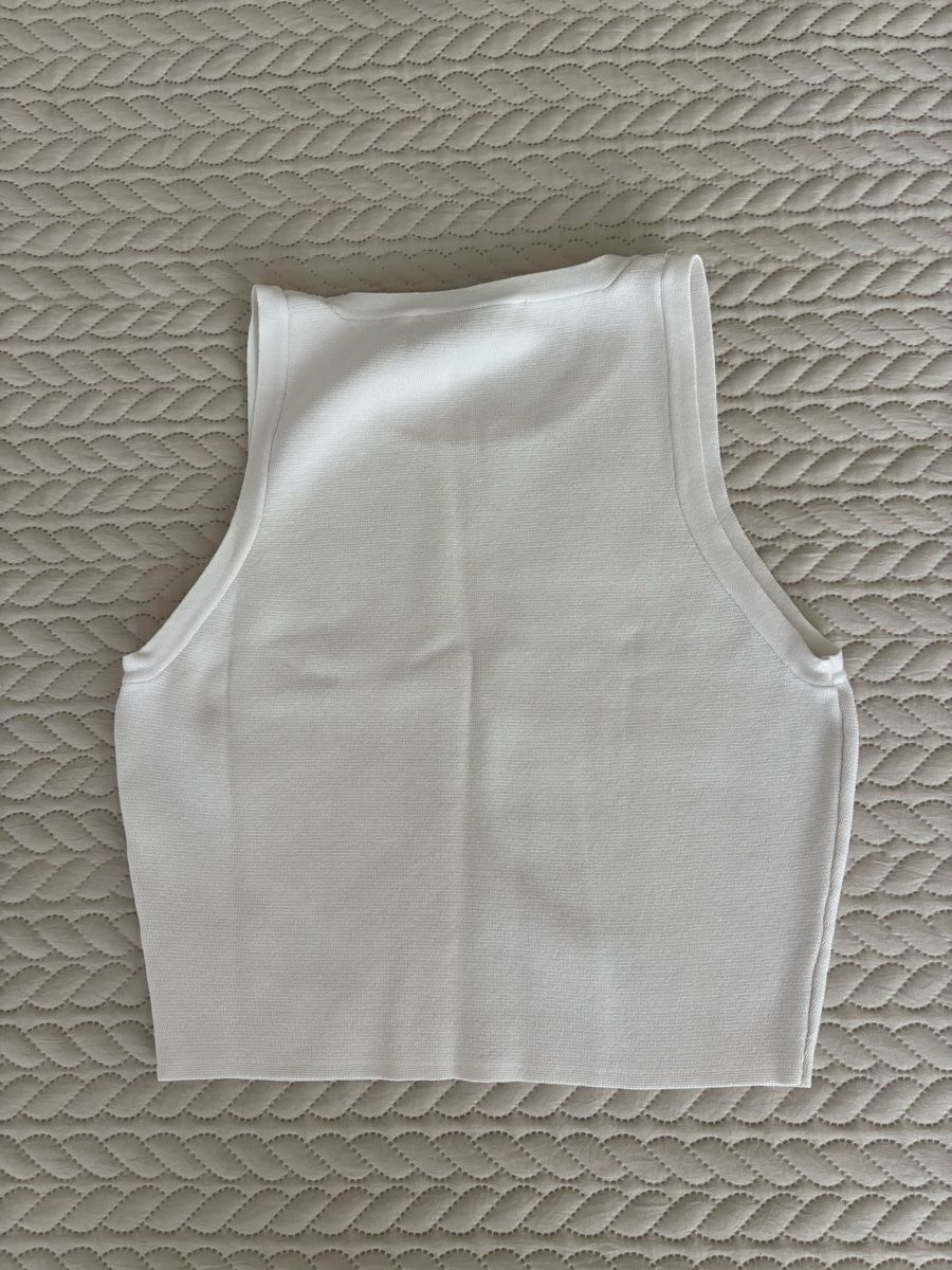 Zara Top: NEW ZARA Top In White NP: 29.- – Nuovo (secondo la descrizione) da Horgen venduto da len_qjz9 1