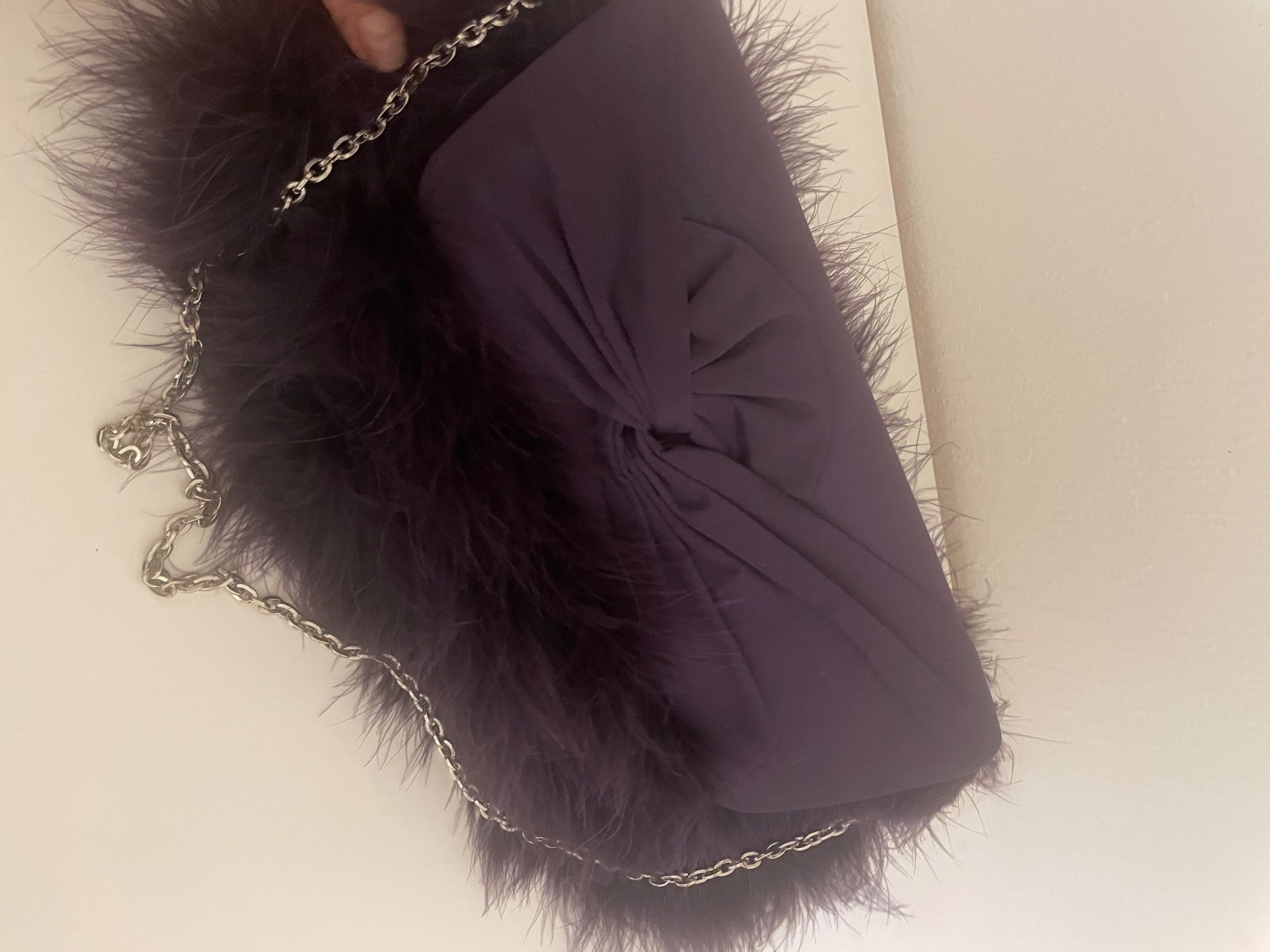 Borse da donna: Sac de soirée violet avec plumes – Usato da Lausanne venduto da Molecule11