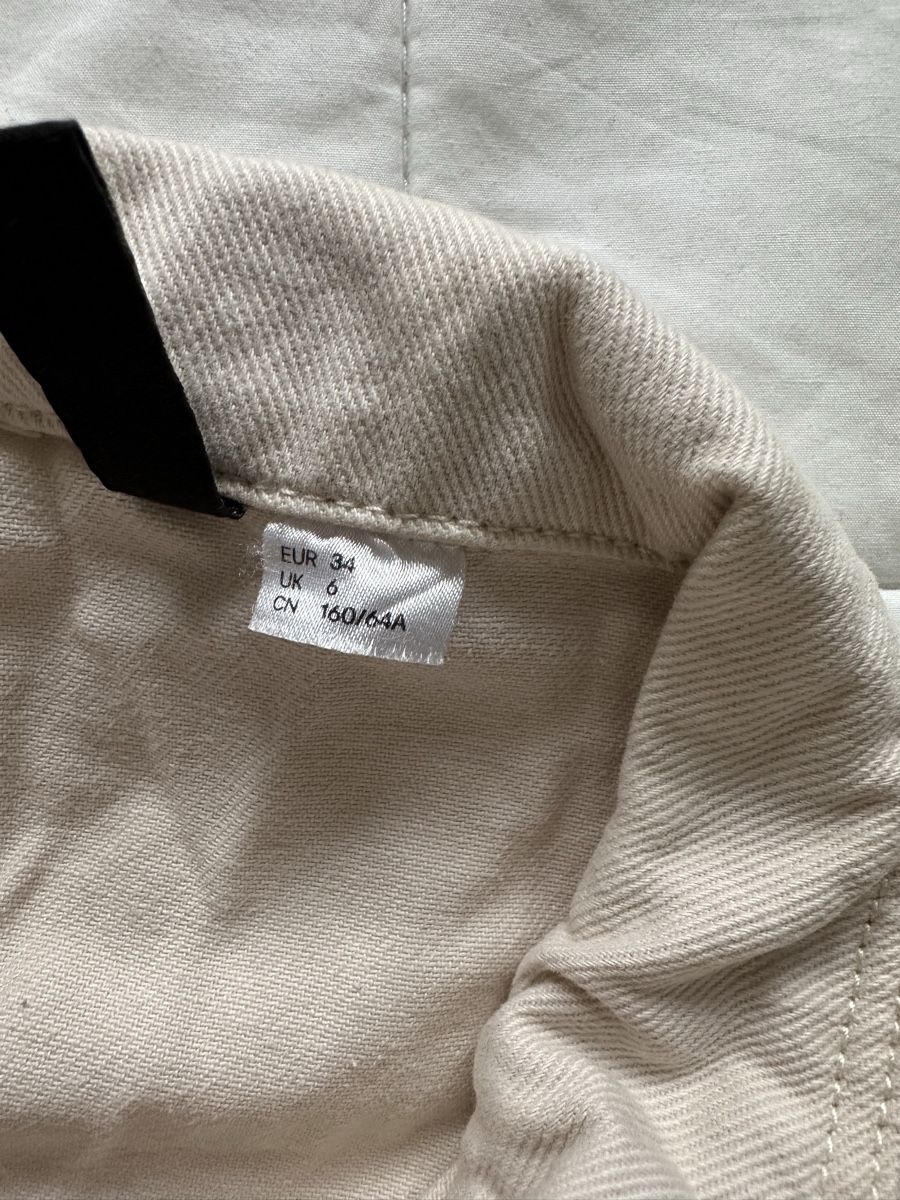 H&M Jumpsuits: Combinaison H&M beige, taille 34 – Neu (gemäss Beschreibung) aus Geroldswil von MeganeMegane 3