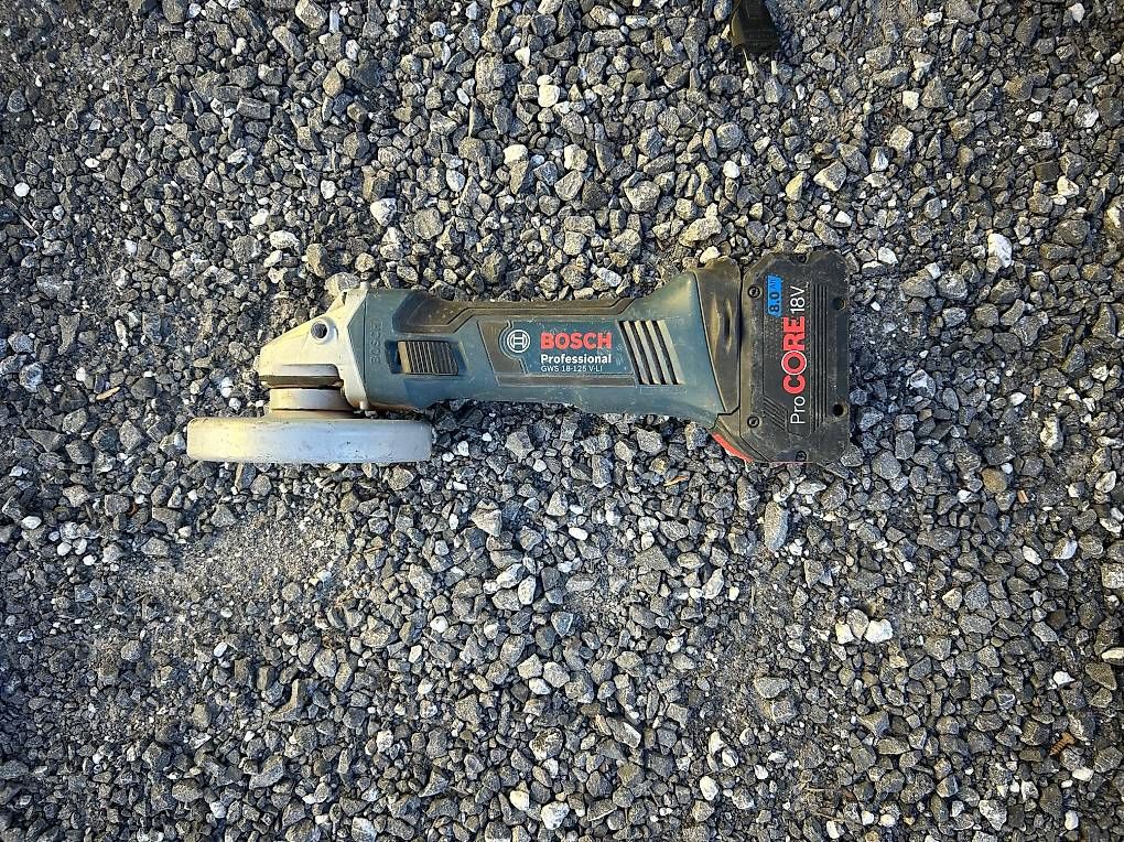 Bosch Trapani: Bosch 5 Maschinen Set mit Akkus – Usato da Heiden venduto da stefani03 4