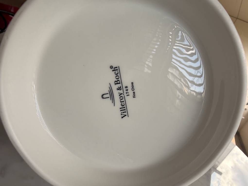 Coupes: Villeroy & Boch Suppenterrine mit Deckel – D'occasion à Adligenswil par TST04 3
