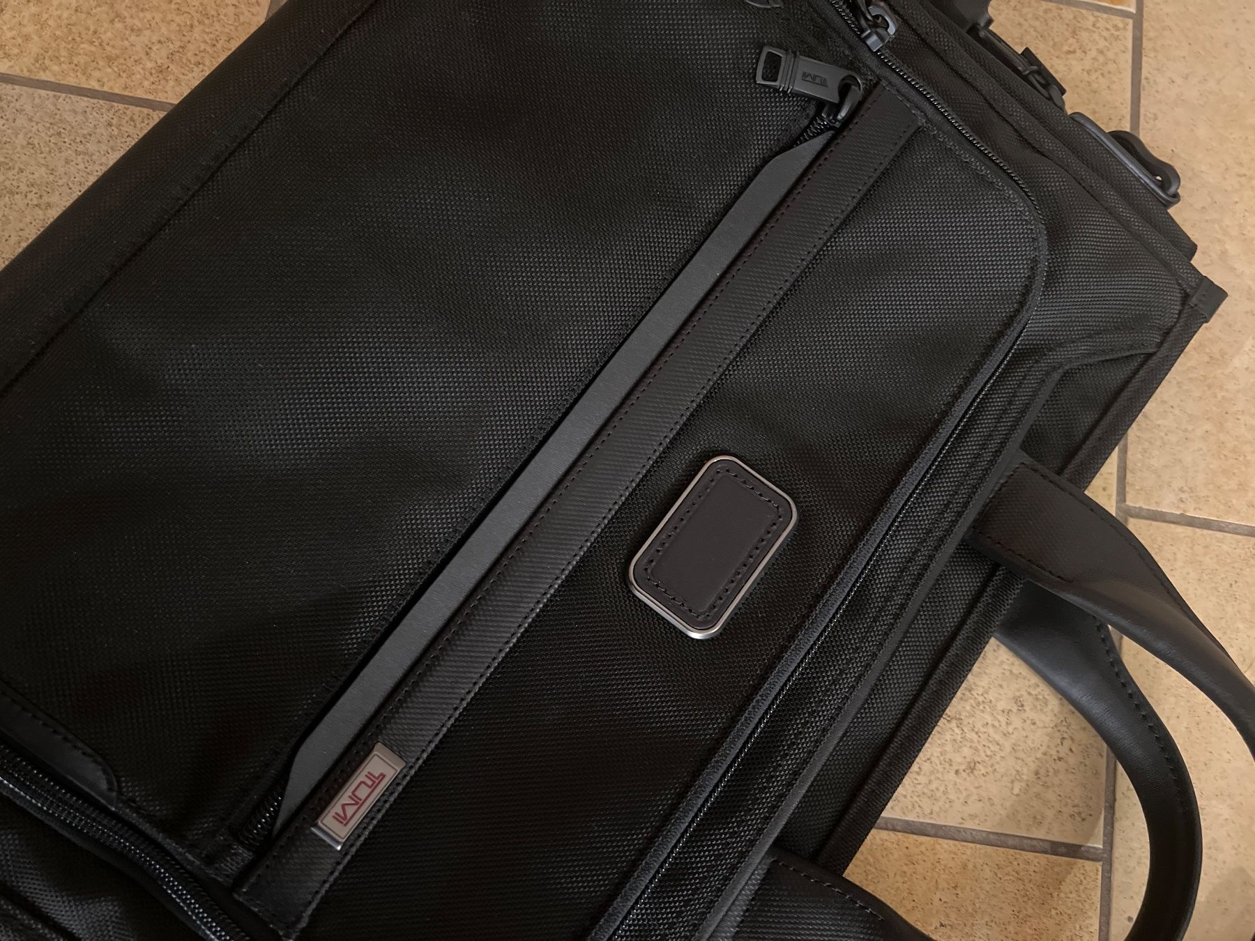 Tumi Borse: Tumi Aktentasche neu, mit Schultergurt – Nuovo e nell'imballaggio originale da Bäch SZ venduto da chrk 3
