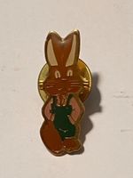 1 Pin Comic Hase