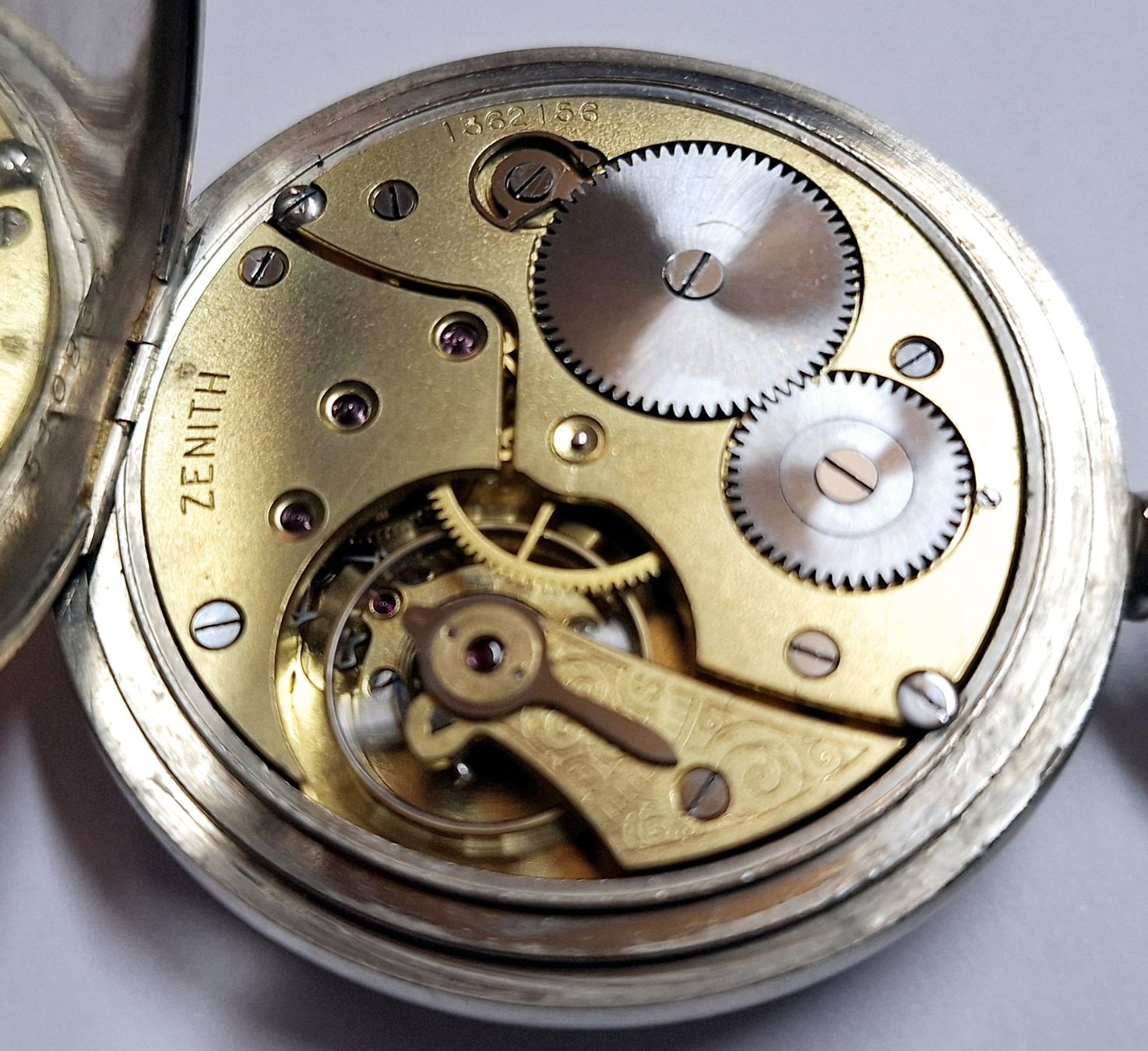 Zenith Uhren: Zenith Taschenuhr mit Kette. – Gebraucht aus Madiswil von  6