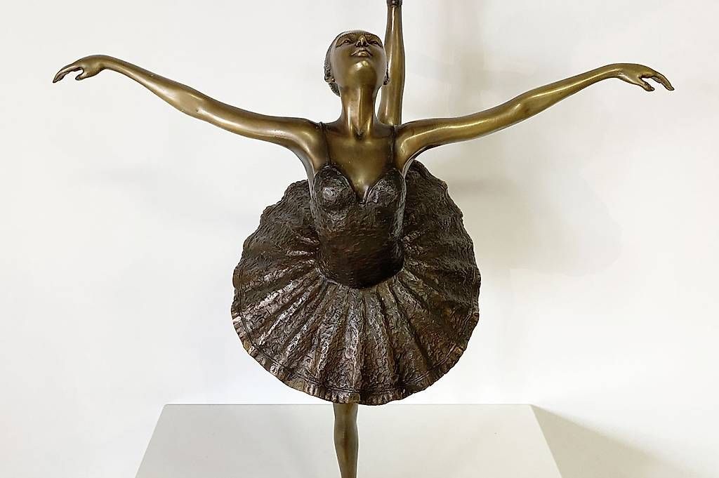 Sculture & Statue: Bronzefigur, stehende Ballerina – Nuovo (secondo la descrizione) da Ballwil venduto da ClassicGallery 6