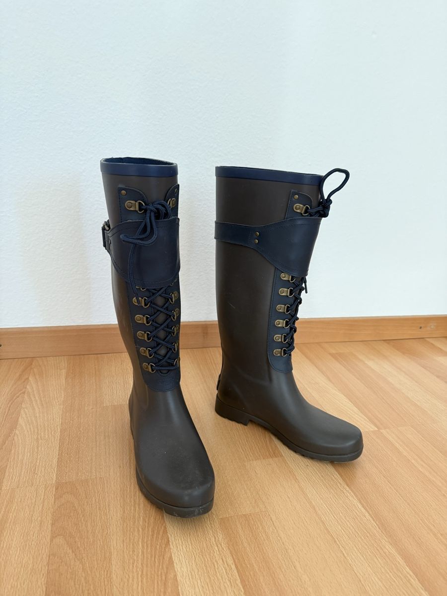 Ugg Scarpe da donna: UGG rain boots, size 37 – Usato da Seon venduto da Avina12