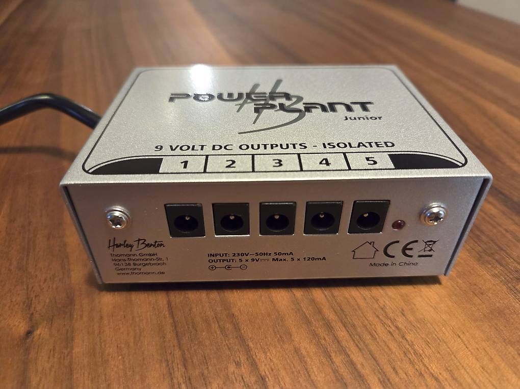 Strumenti musicali: Harley Benton PowerPlant Junior Pedal-Netzteil – Usato da Wettingen venduto da Allmilchigsinn