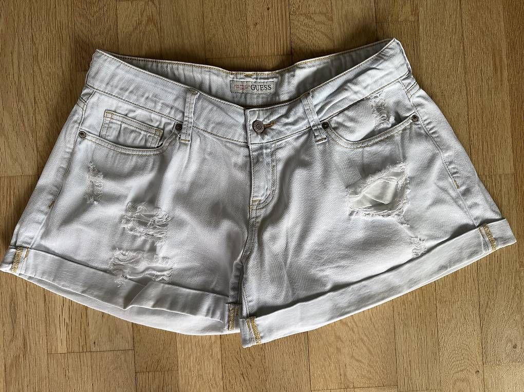 Jeans: GUESS Jeans Shorts blue Gr. 29  – D'occasion à Bern par tam_vv72 2