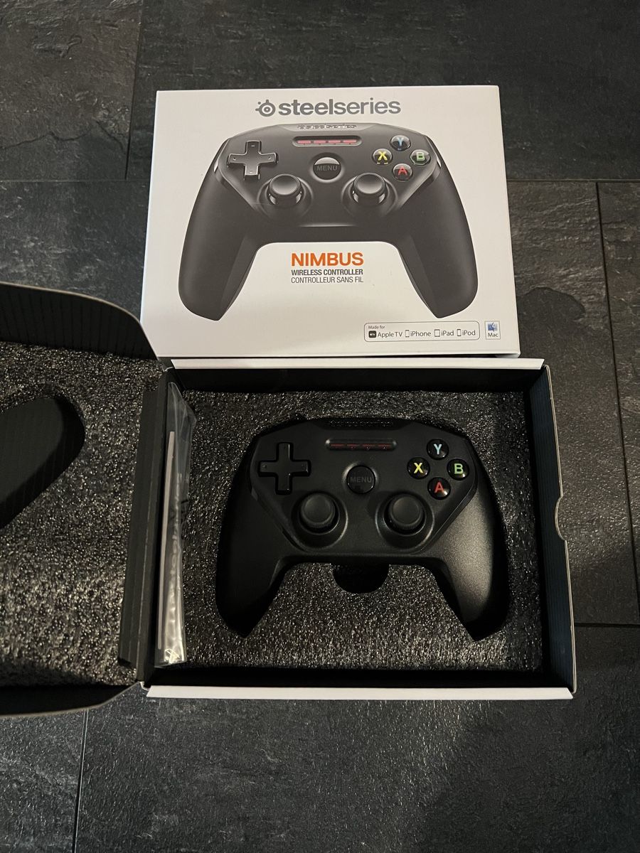 Manettes: SteelSeries Nimbus Wireless Controller für Apple-Geräte – Neuf (Voir description) à Pieterlen par Black-Star 1