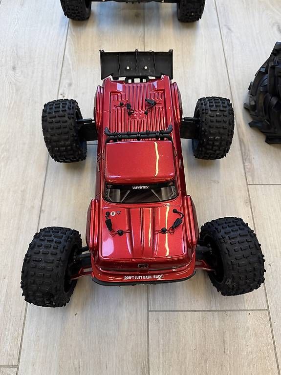 RC Modellbau: Arrma Outcast 4S v2.5 – Gebraucht aus Mägenwil von vas_7pxb