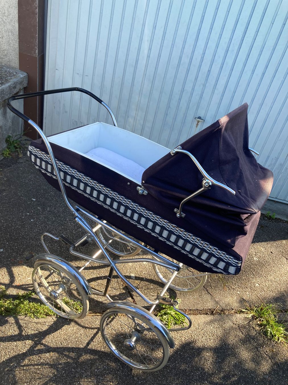Carrozzine: antiker funktionsfähiger Kinderwagen – Usato da Mötschwil venduto da pin_glq2 1