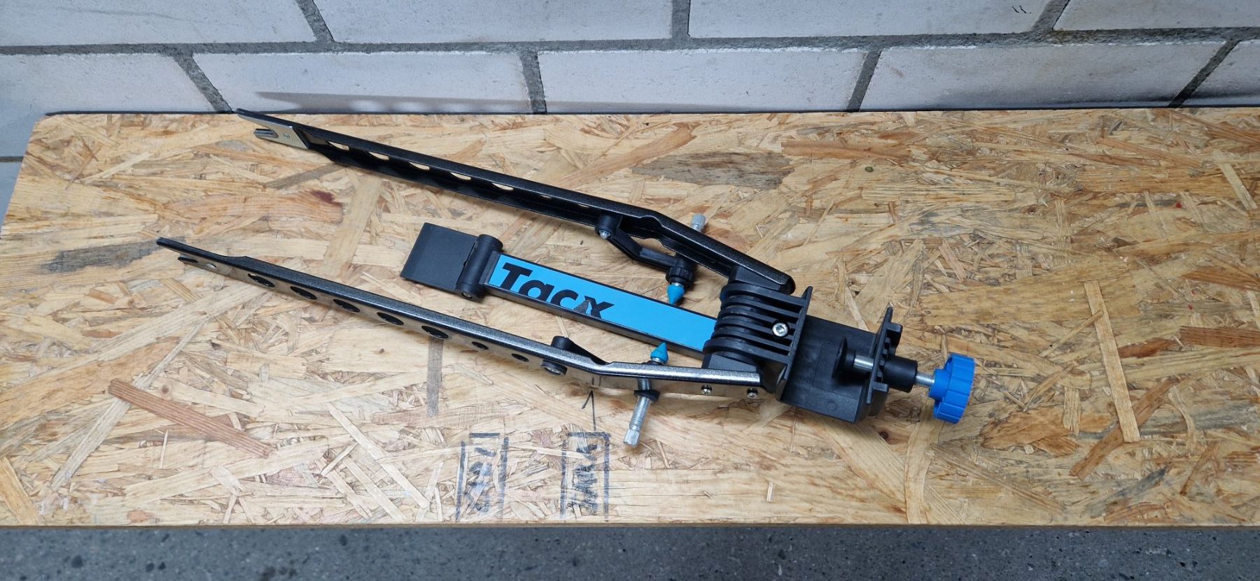 Autres accessoires pour le cyclisme: Tacx Zentrierständer – D'occasion à Zernez par Speed79 2