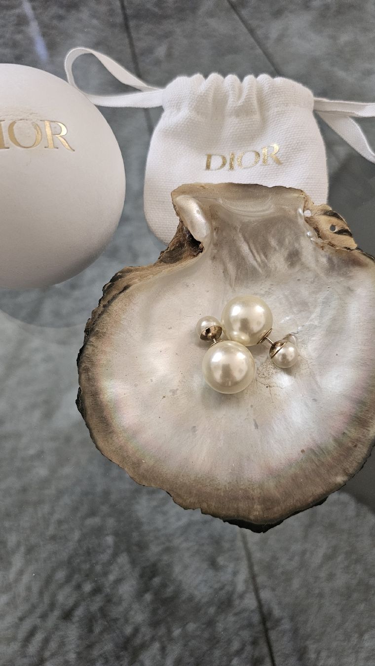Dior Orecchini pendenti & Orecchini a lobo: DIOR PERLEN Ohrstecker – Nuovo (secondo la descrizione) da Olten venduto da Magnum2001 1