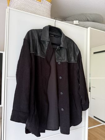 Zara Cord Hemdjacke Leder-Optik Schwarz Gr M 38-40 top Züsts