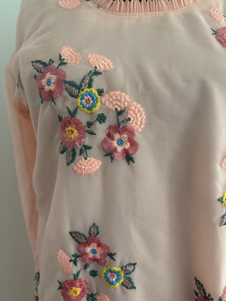 Lots de vêtements: Peach Farbn Suit-Set mit Blumen- 42 – Neuf (Voir description) à Bösingen par ash_jnn8 2