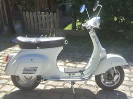 Vespa 125 primavera mit viel Zubehör 